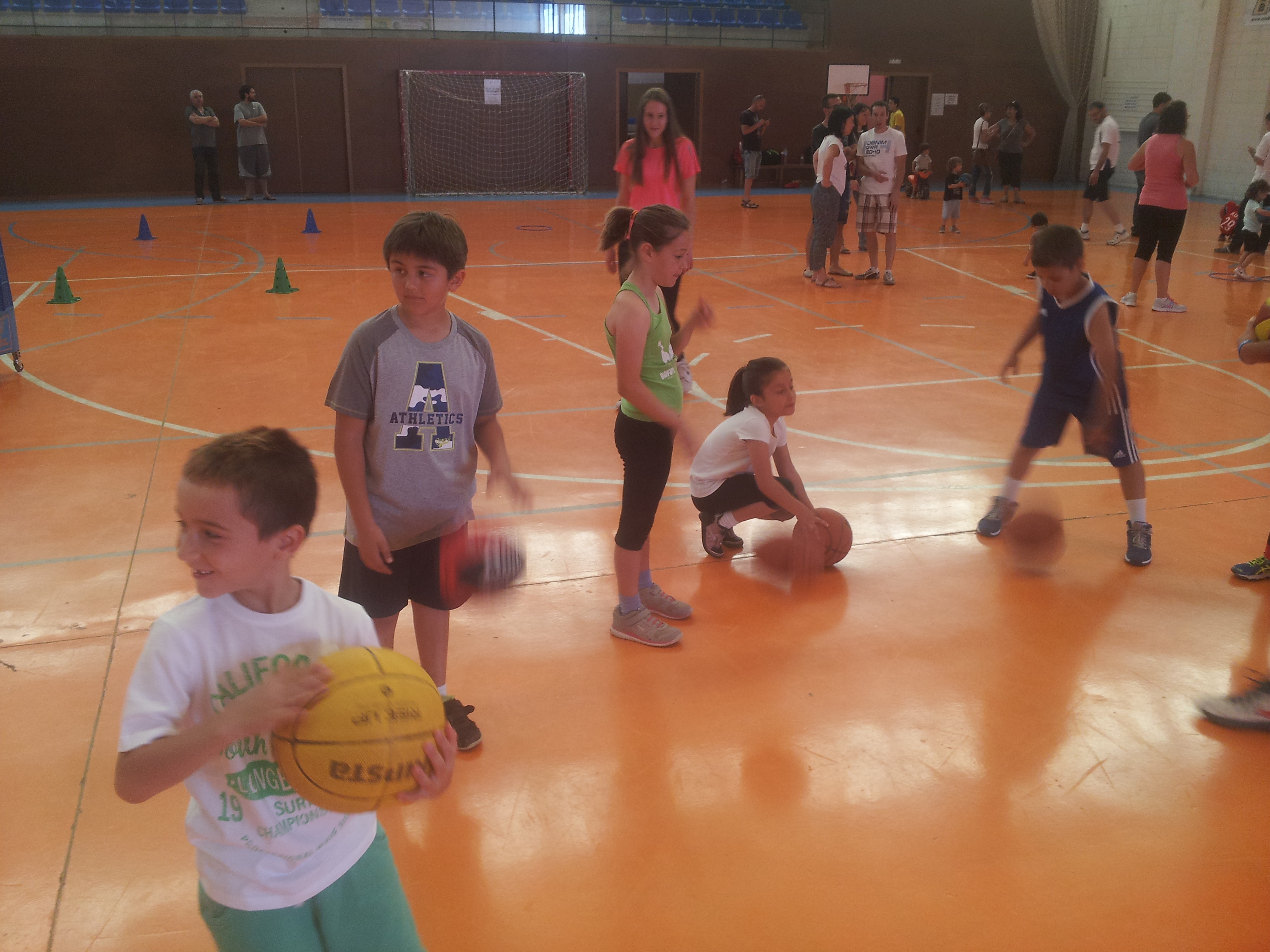 Club Bàsquet Bellpuig. Temp.2014-2015. Jornada portes obertes escola