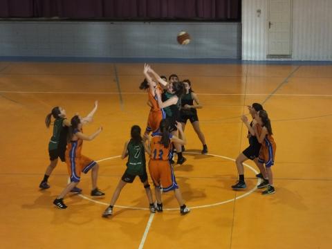 El primer equip Infantil Femení del Joventut de Badalona ha visitat el Club Bàsquet Bellpuig